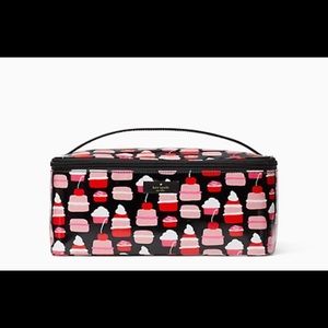 Daycation Mini Pastries Large Colin NWOT